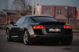 Audi - R8