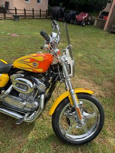 Harley-Davidson - 883 Sportster