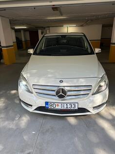 Mercedes Benz - B 180