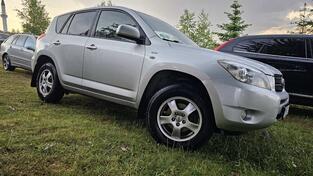 Toyota - RAV 4 - 2.2