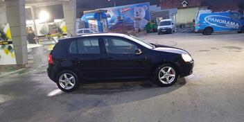 Volkswagen - Golf 5 - 1,9 tdi 77 -kv