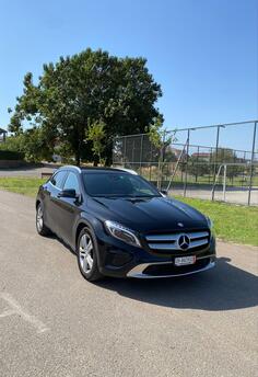 Mercedes Benz - GLA 220