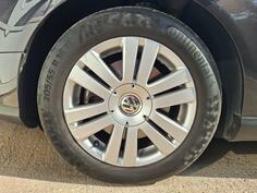 Fabričke rims and Continental Premium Contact 6 tires