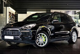 Porsche - Cayenne - E - HYBRID SPORT CHRONO