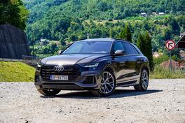 Audi - Q8 - Black edition