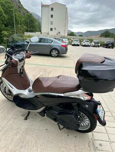 Piaggio - Beverly 300