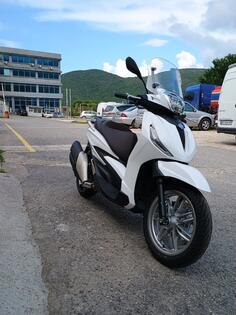 Piaggio - Beverly 400