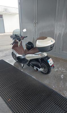 Piaggio - Beverly 300