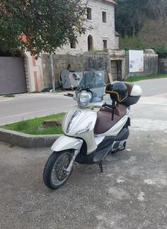 Piaggio - Beverly 300