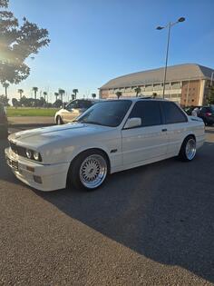 BMW - 320 - E30