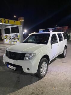 Nissan - Pathfinder - 2.5