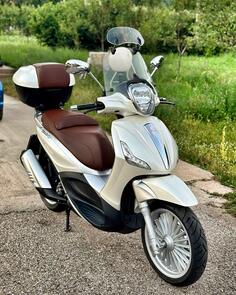 Piaggio - Beverly 300