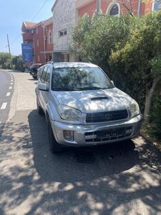 U djelovima Toyota - RAV 4 2.0