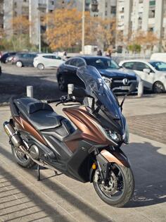 Kymco - AK550