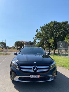 Mercedes Benz - GLA 220