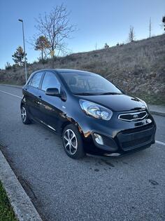 Kia - Picanto - 1.0i