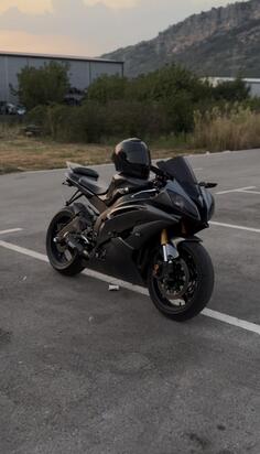 Yamaha - R6