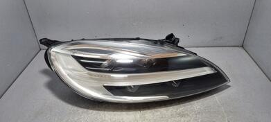 Desni far za Volvo - V40    - 2016-2025