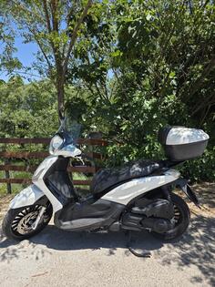 Piaggio - Beverly 300
