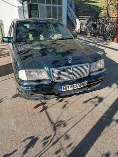 Mercedes Benz - 200
