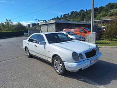 Mercedes Benz - 220 - 2,2 Dizel