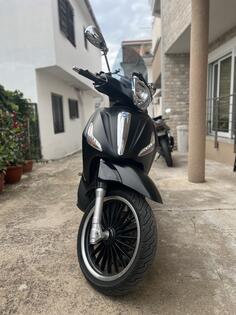 Piaggio - Beverly Police 300