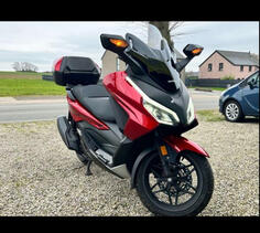 Honda - Forza 350