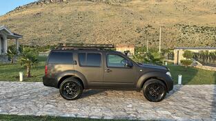 Nissan - Pathfinder - 2.5 dizel , 7 siveva , off road ,