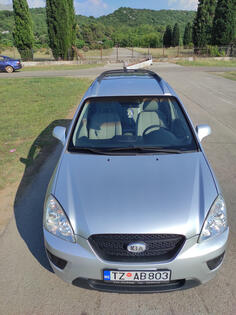 Kia - Carens - 2700