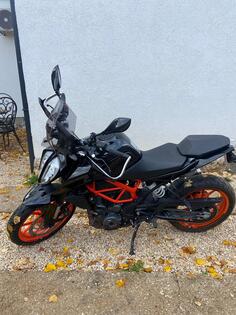 KTM - Duke 390