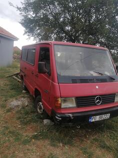 Mercedes Benz - mb 100