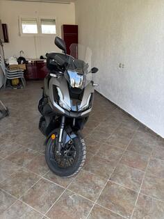 Honda - adv 350