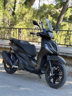 Piaggio - Beverly 300