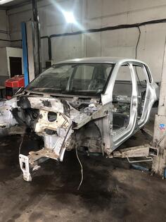 U djelovima Volkswagen - Tiguan