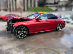 U djelovima Mercedes Benz - E 220