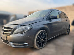 U djelovima Mercedes Benz - B 200