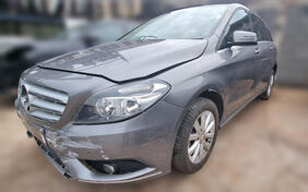 U djelovima Mercedes Benz - B 200