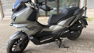 SYM - ADX 300