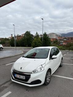 Peugeot - 208 - 1.2 benzin