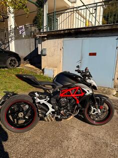 MV Agusta - brutale