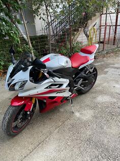 Yamaha - YZF R6R