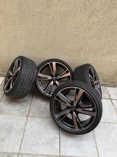 Fabričke felne i Pirelli gume