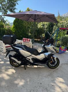 Honda - Adv 350