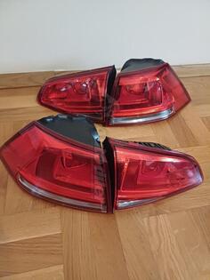 Oba stop svjetla za Automobile - Univerzalno