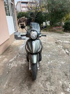 Piaggio - Beverly S