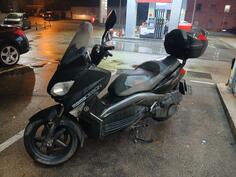 Yamaha - X-Max 250