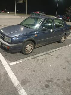 Volkswagen - Vento - 1.6i