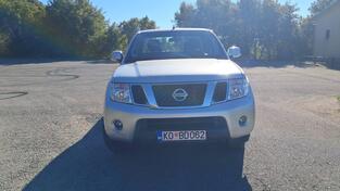 Nissan - Navara - 2.5