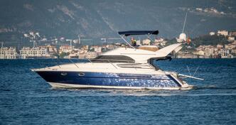 Fairline - Phantom42