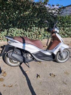 Piaggio - Beverly 300